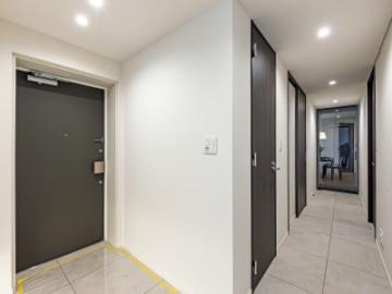 玄関／玄関から廊下(2025年11月)