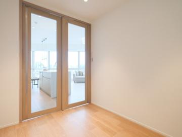 居室／洋室３ガラス扉(2025年12月)