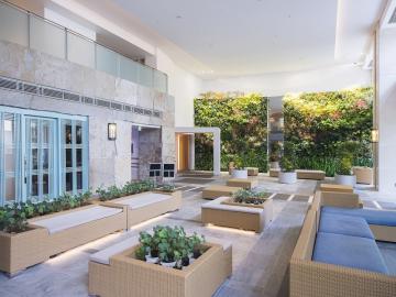 エントランス(2025年10月)